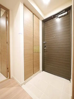 中央区日本橋馬喰町２丁目の賃貸マンションの玄関