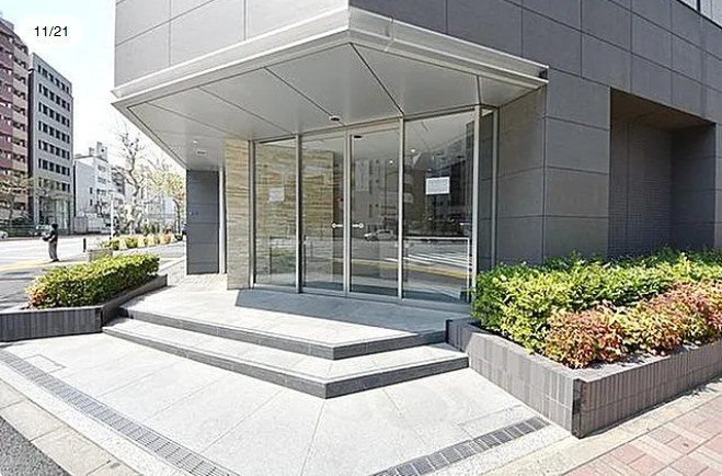 中央区日本橋馬喰町２丁目の賃貸マンションのエントランス