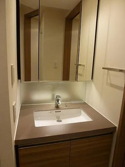 中央区日本橋馬喰町２丁目の賃貸マンションの独立洗面台