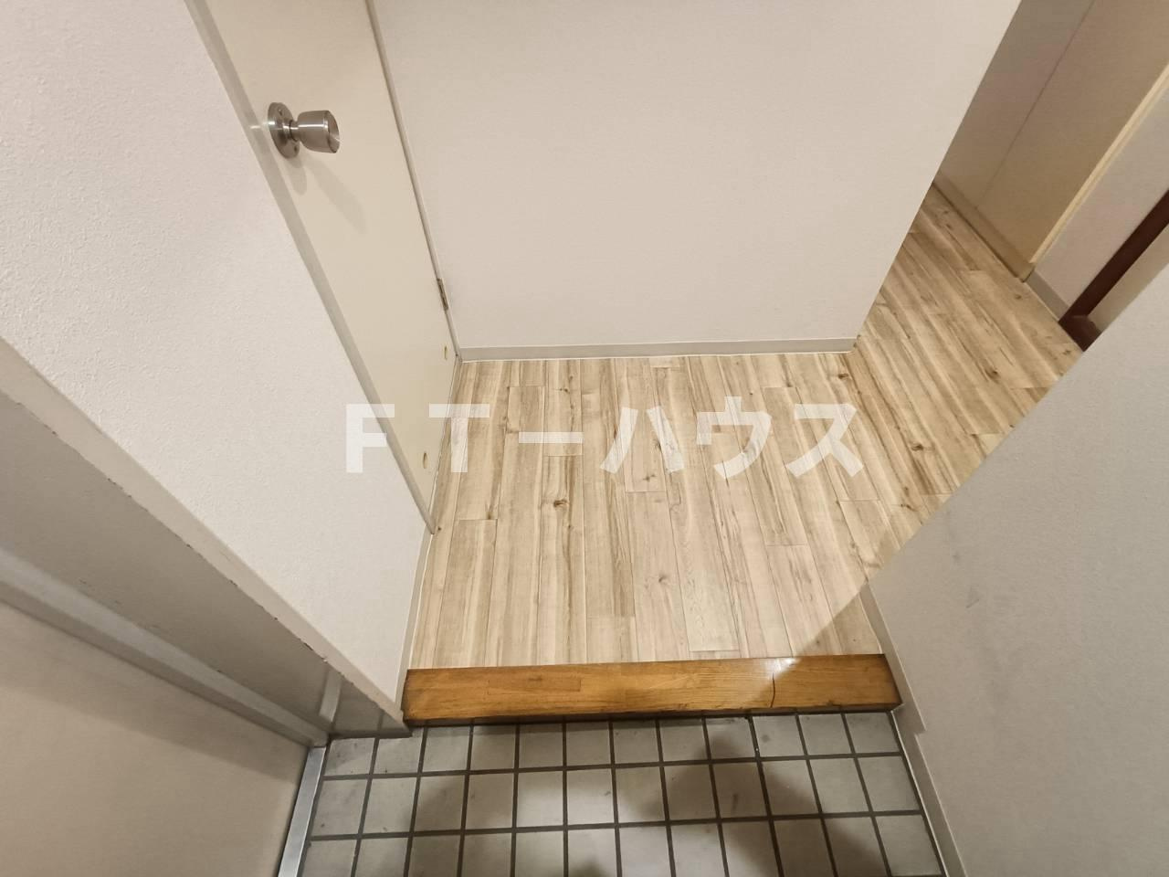 ハイライズ西船弐番館の玄関