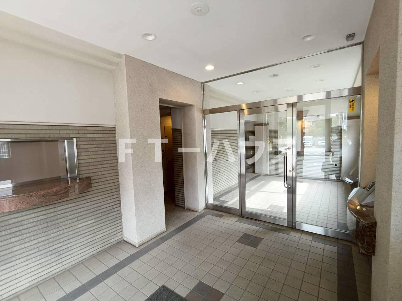 津田沼パーク・ホームズ弐番館のエントランス