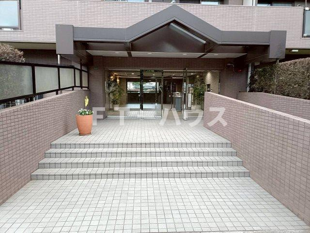 ファミール津田沼のエントランス