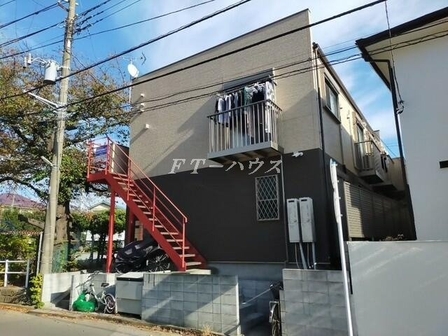 セカンドダウンの外観