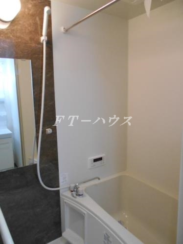 セカンドダウンの浴室