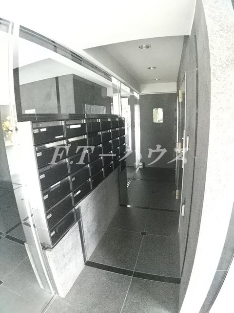船橋市薬円台６丁目の賃貸マンションのエントランス