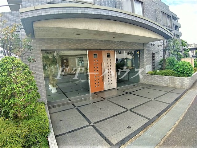 船橋市薬円台６丁目の賃貸マンションのエントランス