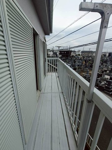 石川貸家のバルコニー
