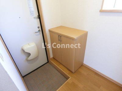 【玄関】 | グレオンⅠ | 下駄箱付きで靴も収納できます。