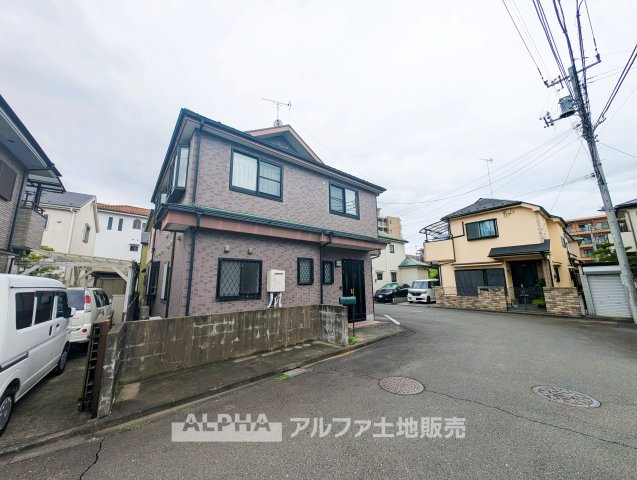青梅市師岡町2丁目　中古戸建の外観|【Exterior Design】
◆落ち着いた住宅街に佇む戸建◆建物面積130平米超の5SLDK。外壁・屋根塗装を予定しており、新たな住まいとして気持ちよく新生活を始められます。
