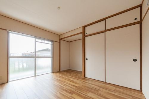 横手ビルの居間・リビング