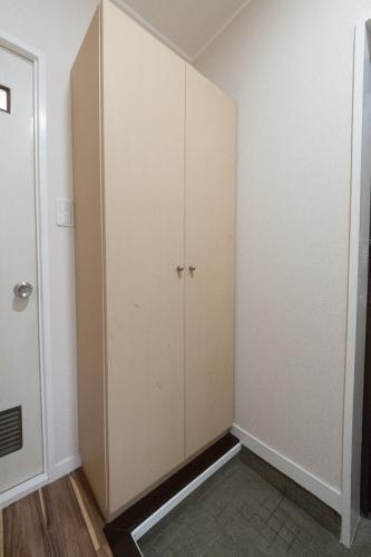 横手ビルの玄関