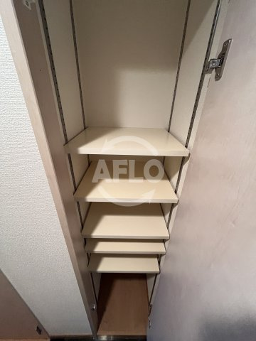 アドバンス新大阪シティライフの内装|シューズボックス