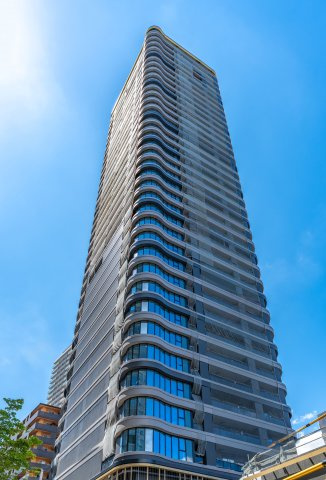 ブランズタワー大阪梅田の外観