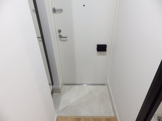 O&O町屋の玄関