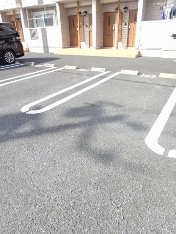 デルソーレＡの駐車場|駐車場があるので、車を買う予定の方も安心です