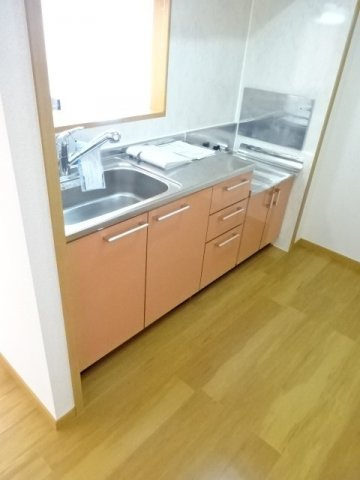 デルソーレＡのキッチン|コンパクトなキッチンで掃除もラクラク