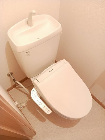 デルソーレＢのトイレ|ゆったりとした空間のトイレです
