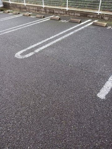 エレガンシアⅠの駐車場|駐車場に車を止められます