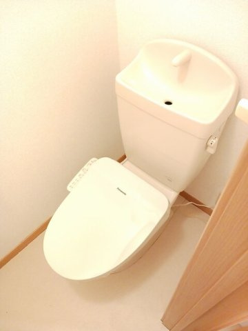 エレガンシアⅠのトイレ|清潔感のあるトイレです