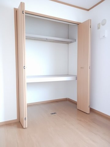 エレガンシアⅠの収納|こまごまとしたものを収納できそうですね