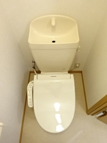 エレガンシアⅡのトイレ|落ち着いたトイレです