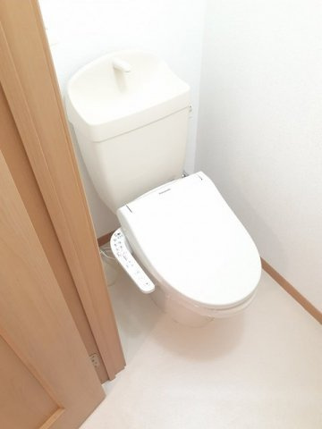 エレガンシアⅡのトイレ|落ち着いた色調のトイレです