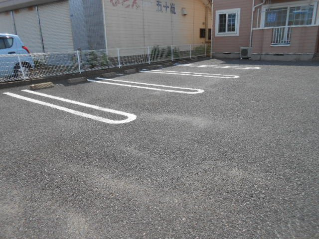 グレイスⅡの駐車場|駐車場があるので、車を買う予定の方も安心です