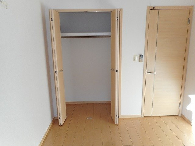 シャルロット　Ⅰの収納|大きなものも収納できそうです