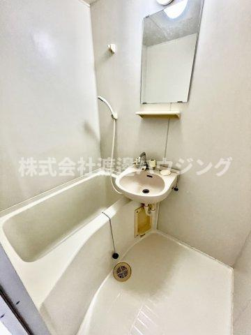ヴィラ・スリースター尼崎の浴室