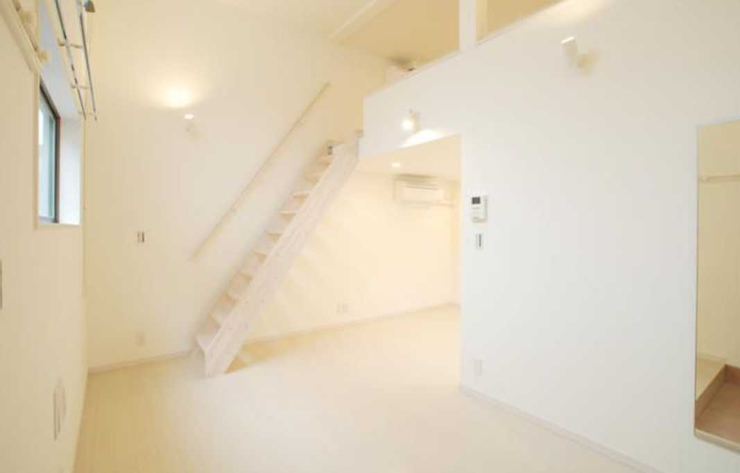 QUARTIERLATINSANGENCHAYA　デザイナーズ　ルームシェア可　テラスハウスの内装