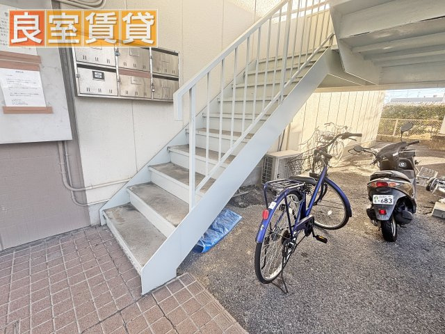 【その他共用部分】 | メゾン福池 | 集合ポスト・自転車置き場