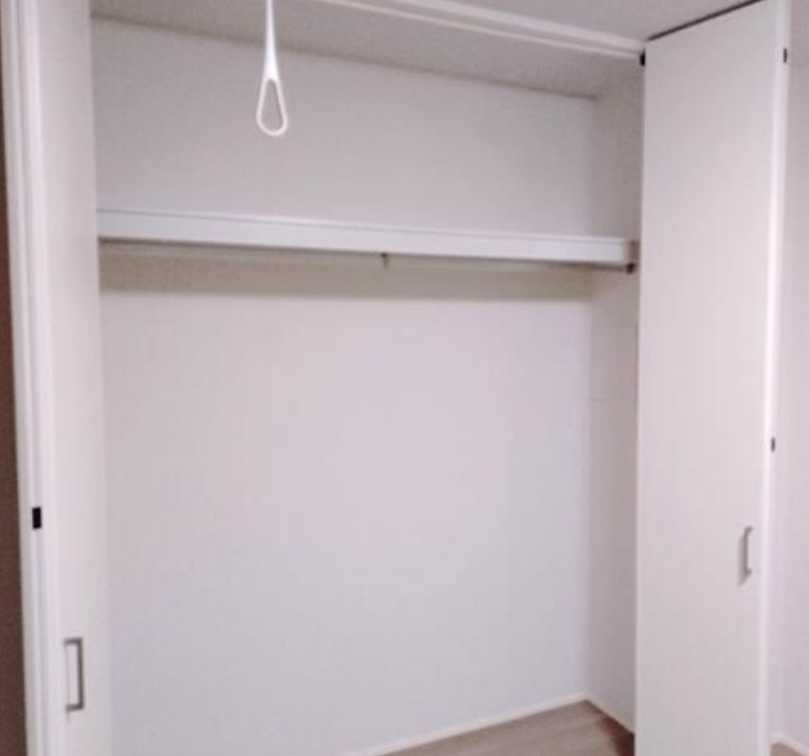 GRACEIKEJIRI　角部屋　築浅　雨戸の収納