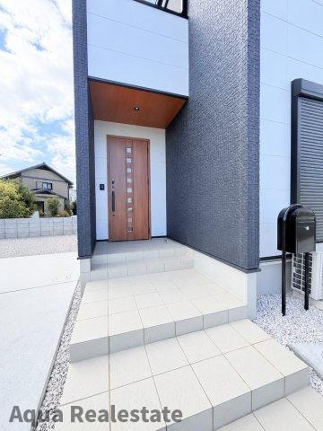 徳島市八万町内浜　新築分譲住宅の玄関|毎日通る玄関はこちらです