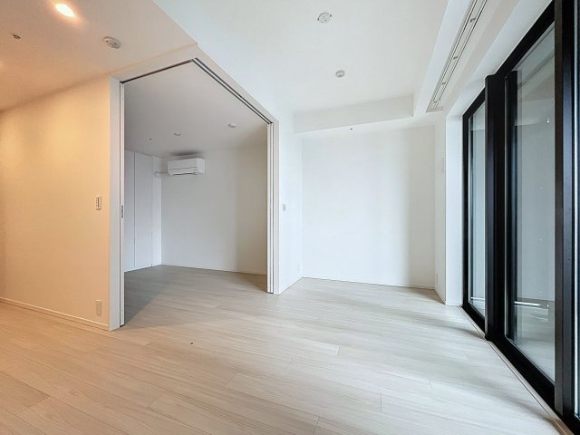 ＷＯＲＬＤ　ＴＯＷＥＲ　ＲＥＳＩＤＥＮＣＥの居間・リビング