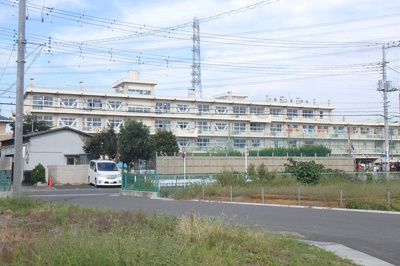 川越市立泉小学校まで400ｍ