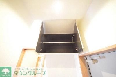 ☆玄関の上にも収納☆
