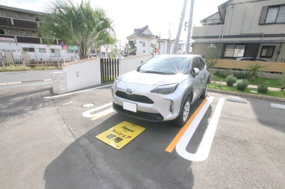 ※要空確認。駐車場。敷地内に予約制のカーシェアリングもあります。