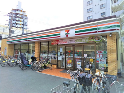 セブンイレブン足立綾瀬２丁目店まで240ｍ