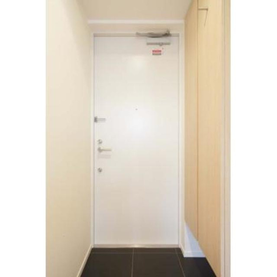 【玄関】 | 神楽坂南町ハウス | ※写真は同タイプ住戸です。