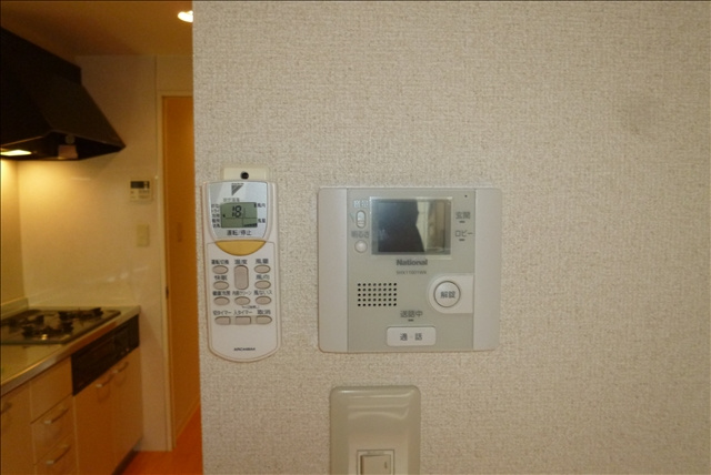 リブ荒池のセキュリティ|モニターホン、エアコン等設備充実！