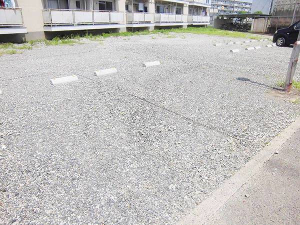 ビレッジハウス大毛2号棟の駐車場