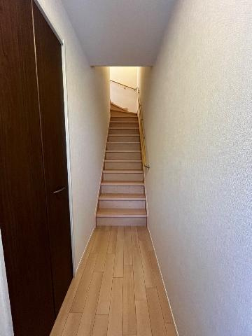 コーポエクセル１の内装|階段