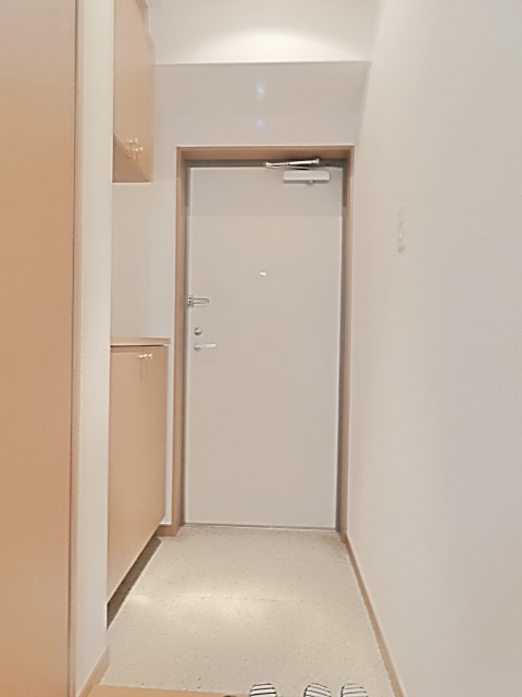 レージュ新栄町の玄関
