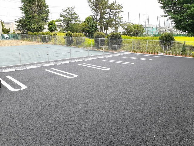 フェリーチェ　Ⅱの駐車場