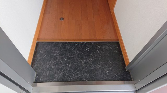 レオパレス静岡大学前セカンドの玄関|お部屋によって家電のメーカー等異なります