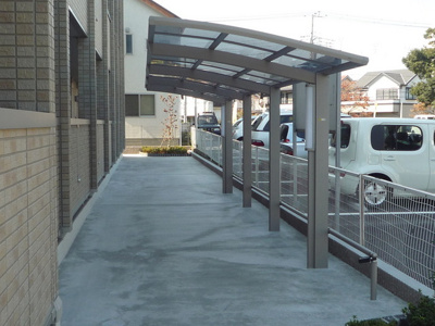 屋根付き駐輪場