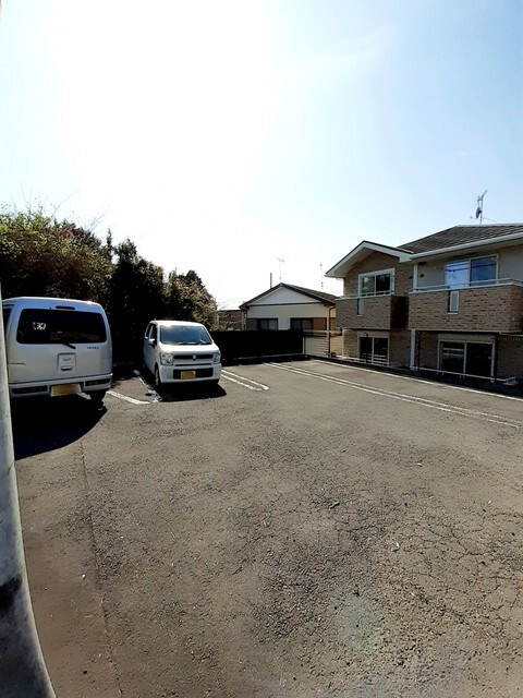 グランシャリオ　大室の駐車場