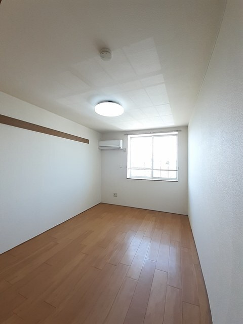 サラシティーの内装