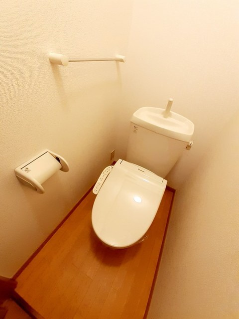 ホワイトリーフⅡのトイレ