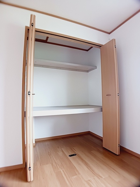 フォンターナ　サノＢの収納